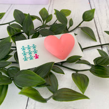 Load image into Gallery viewer, Neon jesmonite heart brooch