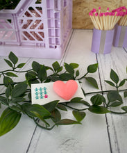 Load image into Gallery viewer, Neon jesmonite heart brooch