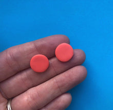Load image into Gallery viewer, Nine Angels Coral pink circle polymer clay earrings