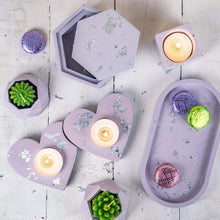 Load image into Gallery viewer, Nine Angels Set of heart-shaped tea light holders - lilac