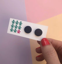 Load image into Gallery viewer, Nine Angels Simple navy circle stud earrings