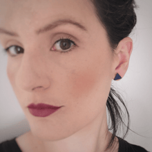 Load image into Gallery viewer, Nine Angels Simple navy triangle stud earrings