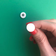 Load image into Gallery viewer, Nine Angels Simple white circle stud earrings