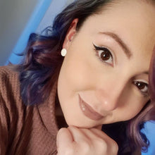 Load image into Gallery viewer, Nine Angels Simple white circle stud earrings