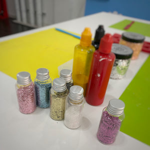 Necklace-making workshop for 2