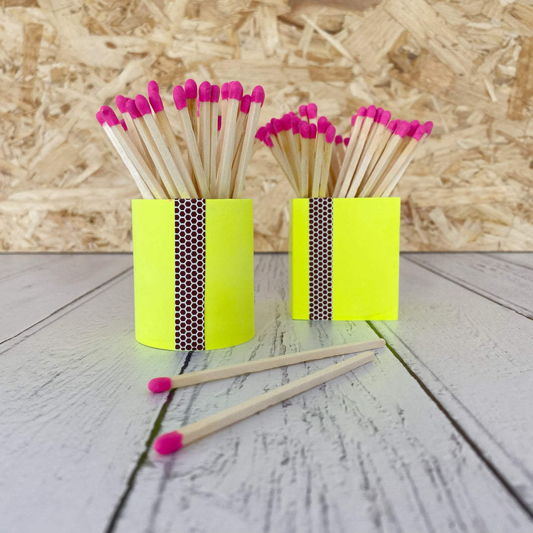 Neon yellow square and circle match pot set