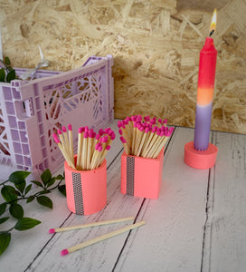 Neon red square and circle match pot set