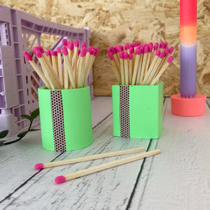 Neon green square and circle match pot set