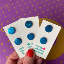 Load image into Gallery viewer, Electric blue glittery stud earrings