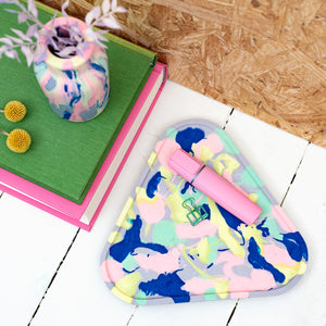 Marbled triangle tray