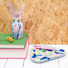 Load image into Gallery viewer, Marbled triangle tray
