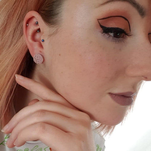 Nine Angels Arc-patterned dusky pink circle earrings