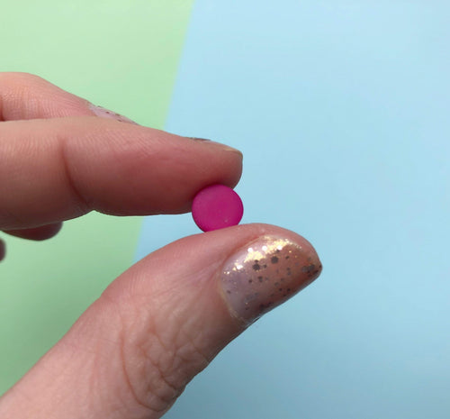 Nine Angels Bright pink mini-circle stud earrings