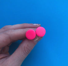 Load image into Gallery viewer, Nine Angels Neon pink circle earrings