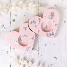 Load image into Gallery viewer, Nine Angels Set of heart-shaped tea light holders - pink