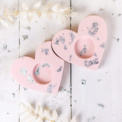 Nine Angels Set of heart-shaped tea light holders - pink