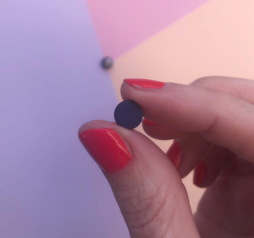 Nine Angels Simple navy mini circle stud earrings