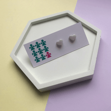 Load image into Gallery viewer, Nine Angels White pearl heart studs